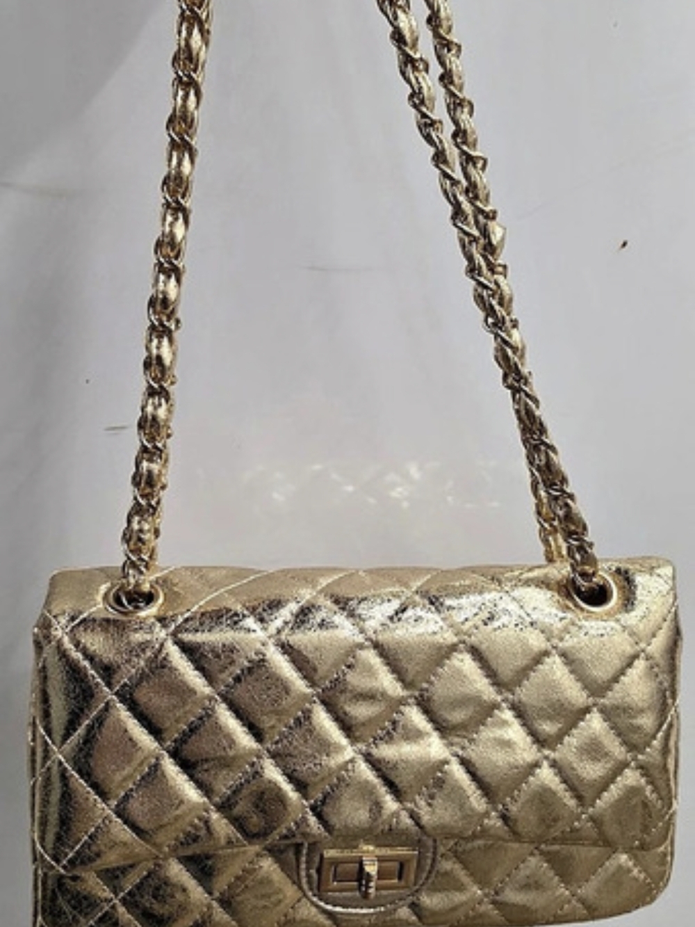 Quilted Chain Shoulder Bag in Gold